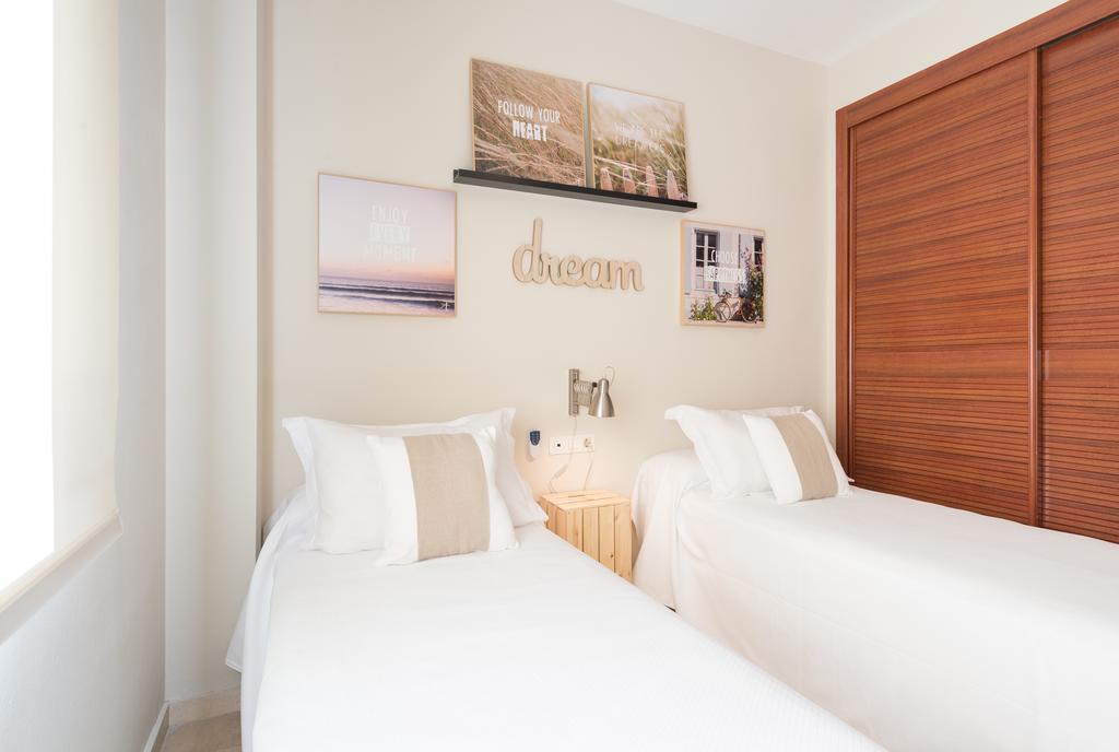 Alameda De Colon Relax & Quiet Business & Family Apartment Malaga Exterior photo