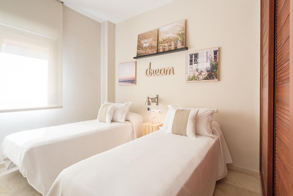 Alameda De Colon Relax & Quiet Business & Family Apartment Malaga Exterior photo